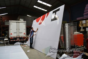 R2 (8)